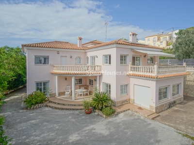 Villa en venta en Orba