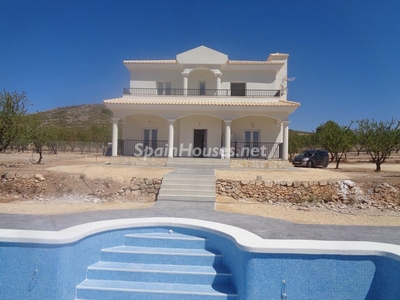 Villa en venta en Pinoso