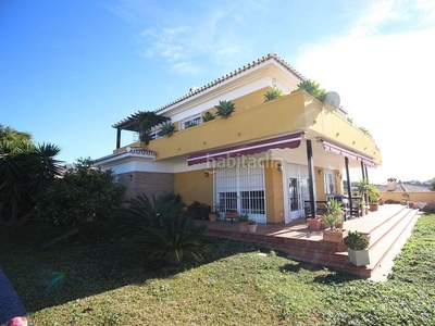 Chalet villa de lujo en algarrobo costa junto a caleta de vélez y a 5 minutos de la playa. en Caleta de Velez