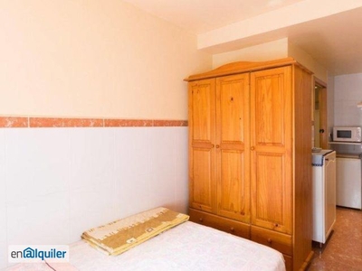 Acogedor apartamento con aire acondicionado en alquiler en Collblanc