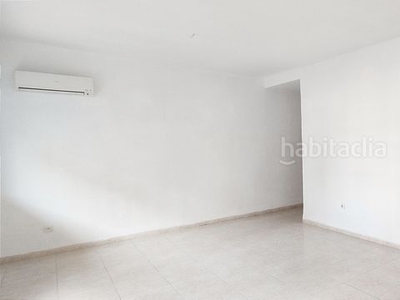 Alquiler piso en avenida república argentina 23 piso con 3 habitaciones con ascensor, calefacción y aire acondicionado en Sevilla