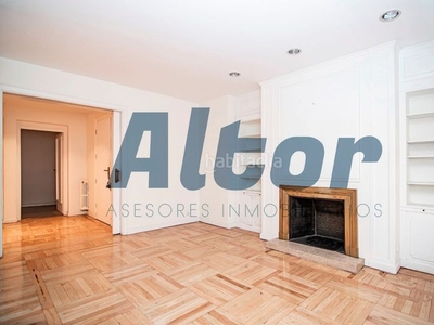 Alquiler piso en venta , con 245 m2, 5 habitaciones y 3 baños, trastero, ascensor y calefacción central gas. en Madrid