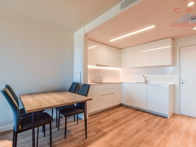 Alquiler piso magnífico y luminoso piso sin amueblar de 76 m2 y 1 dormitorio, próximo al metro tetuán en Madrid