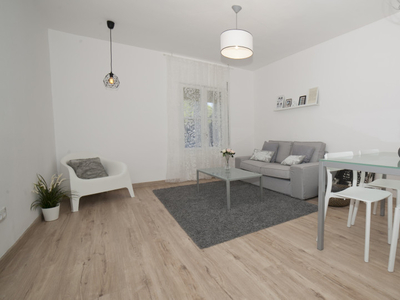 Apartamento de 3 dormitorios con balcón en alquiler en Triana, Sevilla