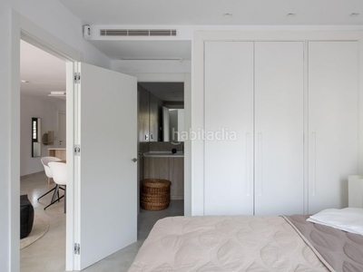 Apartamento encantador apartamento de 3 dormitorios junto a la playa de puerto banus, en Marbella