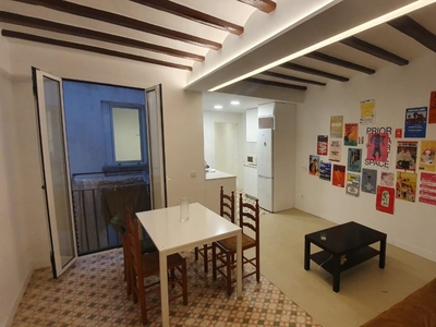 Apartamento entero de 2 dormitorios en Barcelona.