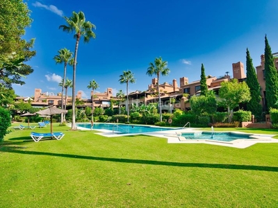 Ático con piscina privada en Guadalmina Baja en Marbella