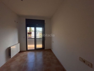 Casa con 3 habitaciones con parking y calefacción en Santa Maria de Palautordera