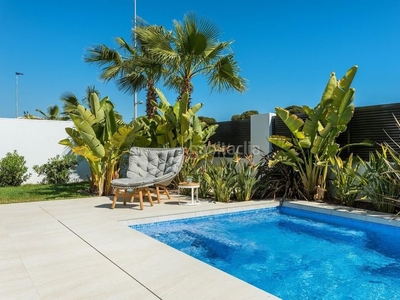 Chalet con 3 habitaciones con parking, piscina y aire acondicionado en Cartagena