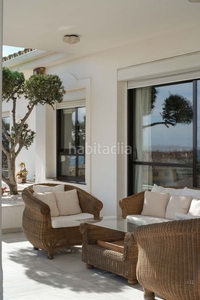 Chalet con 5 habitaciones con parking, piscina, aire acondicionado y vistas al mar en Benalmádena