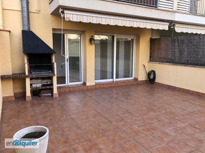 Piso de 3 h con 40 m2 de terraza en alquiler junto a l'escol