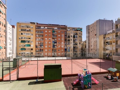 Piso en carrer de buenaventura muñoz 51 bonito piso equipado y amueblado en una de las mejores zonas en Barcelona