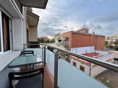 Piso en venta en cornellá de llobregat, con 92 m2, 4 habitaciones y 1 baños, aire acondicionado y calefacción. en Cornellà de Llobregat