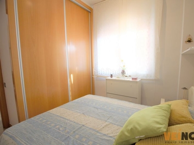 Piso luminoso piso, 1 habitación doble, 1 baño, balcón, cocina equipada, finca con ascensor. en Barcelona
