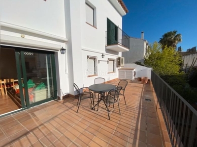 Piso pis amb venda de 2 habitacions amb una terrassa espectacular a plè centre ! en Calella de Palafrugell