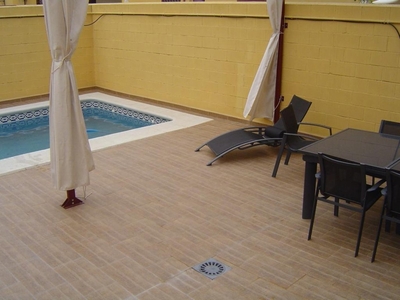 Venta de casa con piscina y terraza en El Higuerón (Córdoba), El Higuerón