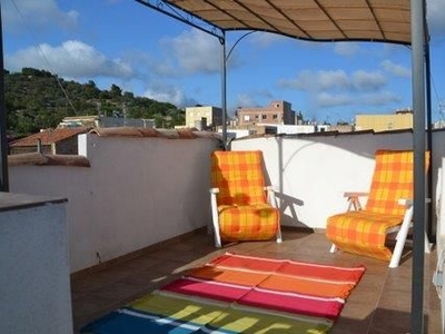 Venta de casa con terraza en Alcanar