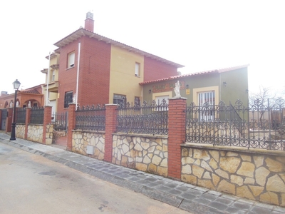 Venta de casa con terraza en Pozo de Guadalajara