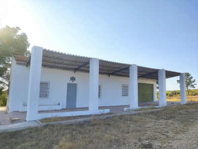 Casa con terreno en Almansa