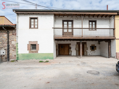 Casa con terreno en Torrelavega