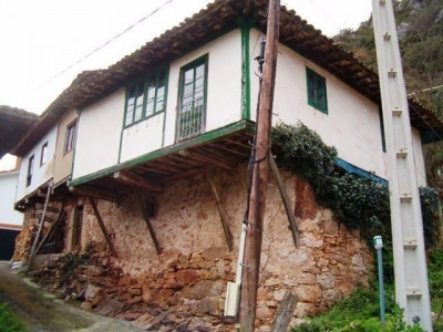 Casa en Belmonte de Miranda