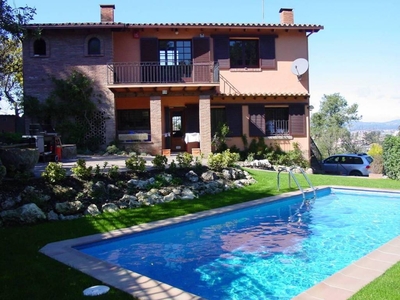 Alquiler Casa unifamiliar Sant Cugat del Vallès. Buen estado con terraza 249 m²