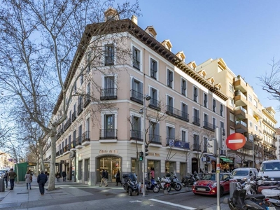 Alquiler Dúplex en Calle de Ayala Madrid. Nueva con balcón 82 m²