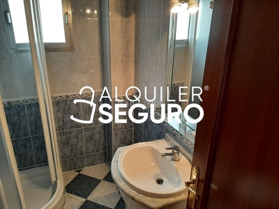 Alquiler piso c/ aguamarina en El Torrejón - El Cerezo Sevilla