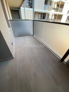 Alquiler piso con 2 habitaciones con ascensor, parking, calefacción y aire acondicionado en Hospitalet de Llobregat (L´)