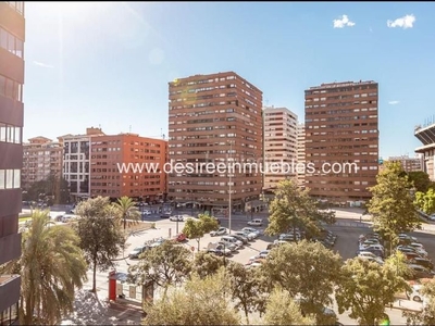 Alquiler piso con 2 habitaciones con ascensor, parking y aire acondicionado en Valencia
