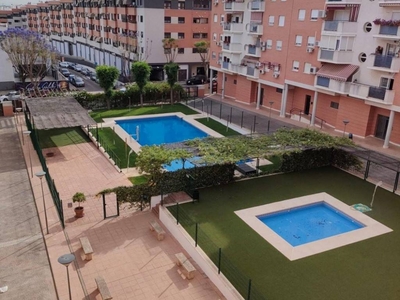 Alquiler Piso Dos Hermanas. Piso de tres habitaciones Tercera planta con terraza