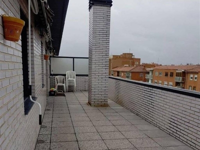 Alquiler Piso Palencia. Piso de dos habitaciones Con terraza