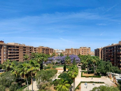 Alquiler Piso Torrent (València). Piso de tres habitaciones en Al Vedat 132. Quinta planta con balcón