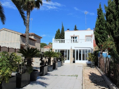 Casa con terreno en Torrevieja