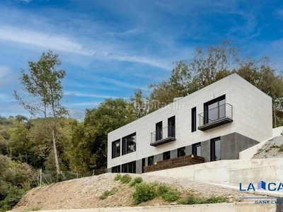 Casa espectacular casa de obra nueva en la naturaleza en Barcelona