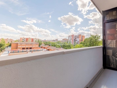 Piso con 2 habitaciones con ascensor y aire acondicionado en Fuenlabrada