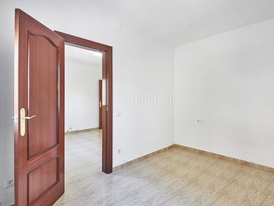 Piso con 3 habitaciones con ascensor y calefacción en Barcelona