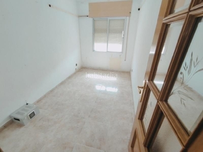 Piso con 3 habitaciones con calefacción en Calle Pinto-San Roque Parla