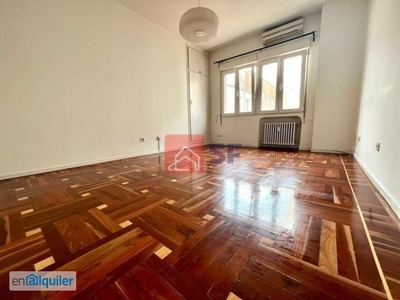 Piso en alquiler en Madrid de 56 m2