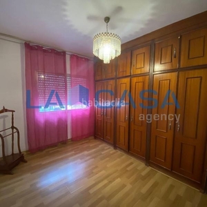 Piso en venta en la salle-avd manuel del valle-las naciones en Sevilla