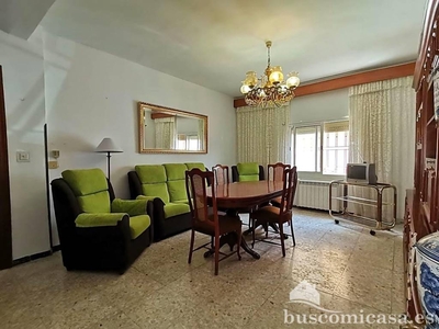 Venta Casa adosada en Calle Enrique Granados Linares. Con terraza 172 m²