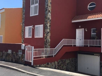 Venta Casa pareada en Calle el Pino 75 El Sauzal. Buen estado plaza de aparcamiento con terraza 165 m²