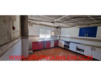 Venta Casa unifamiliar en Calle Del Boval Montserrat. A reformar con terraza 2493 m²