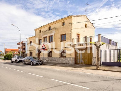 Venta Casa unifamiliar en Hermanos de Cura y Lope Bañares. Buen estado con terraza 413 m²