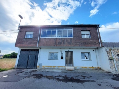 Venta Casa unifamiliar en Labrador Fn Ponferrada. Con terraza 185 m²