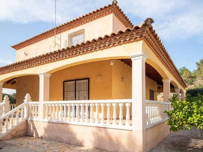 Venta Casa unifamiliar en Travessa De La 8 Alzira. Con terraza 200 m²