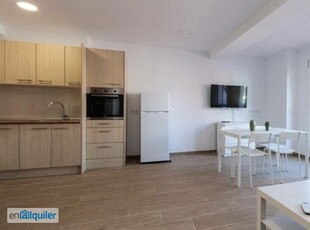 Amplio apartamento de 1 dormitorio en alquiler en Sants