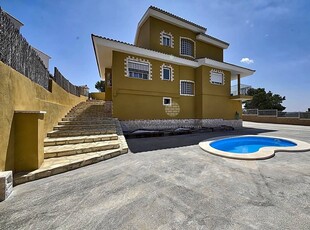 Chalet en venta en Montserrat, Valencia