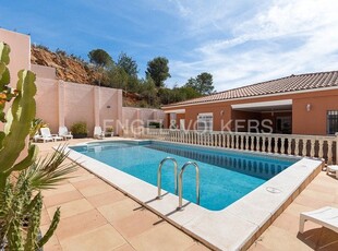 Chalet en venta en Turís, Valencia