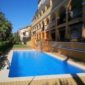 Apartamento de 2 dormitorios, en la preciosa urbanización de golf, Isla Canela (España)